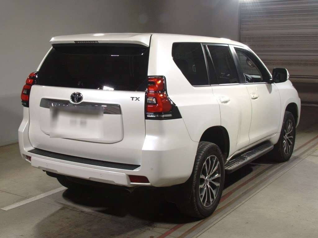 Import and buy TOYOTA LAND CRUISER PRADO 2018 from Japan to Nairobi, Kenya