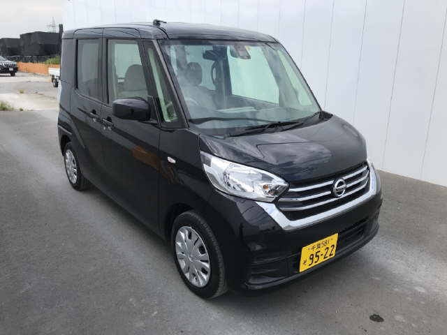 Import and buy NISSAN DAYZ ROOX 2018 from Japan to Nairobi, Kenya