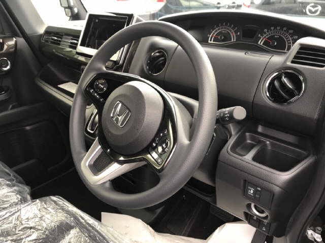 Import and buy HONDA N BOX 2018 from Japan to Nairobi, Kenya