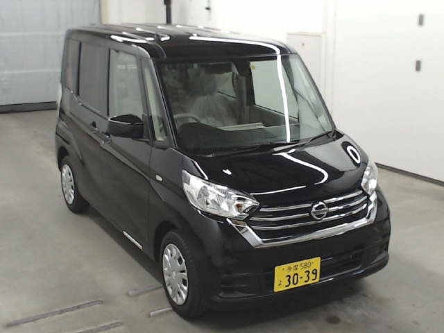 Import and buy NISSAN DAYZ ROOX 2018 from Japan to Nairobi, Kenya