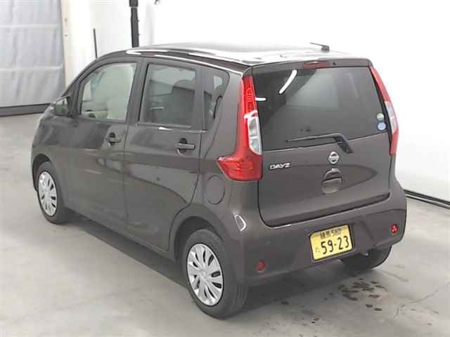 Import and buy NISSAN DAYZ 2018 from Japan to Nairobi, Kenya