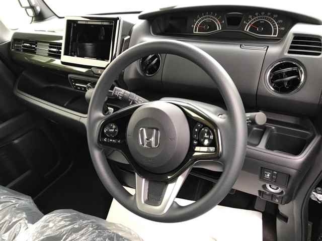 Import and buy HONDA N BOX 2018 from Japan to Nairobi, Kenya