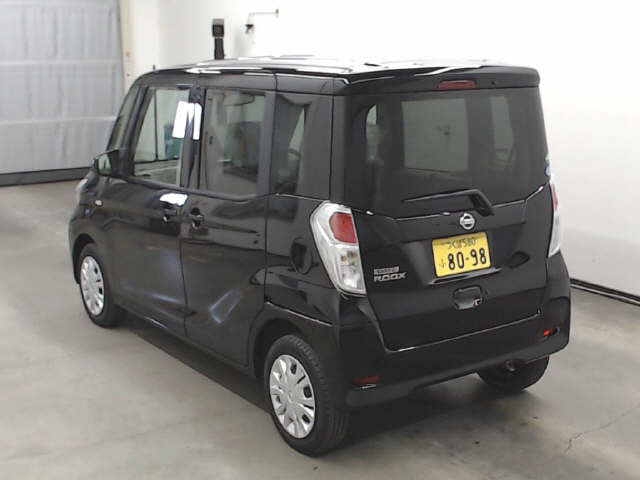 Import and buy NISSAN DAYZ ROOX 2018 from Japan to Nairobi, Kenya