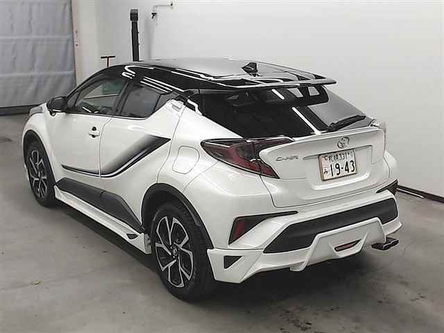 Import and buy TOYOTA C-HR 2017 from Japan to Nairobi, Kenya