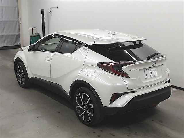 Import and buy TOYOTA C-HR 2017 from Japan to Nairobi, Kenya