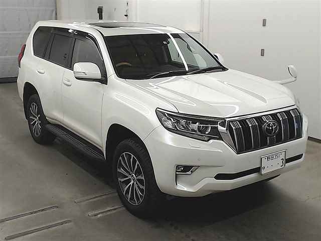 Import and buy TOYOTA LAND CRUISER PRADO 2018 from Japan to Nairobi, Kenya