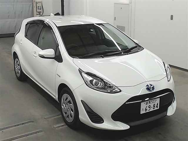 Import and buy TOYOTA AQUA 2017 from Japan to Nairobi, Kenya