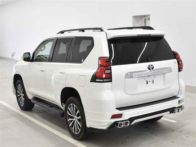 Import and buy TOYOTA LAND CRUISER PRADO 2018 from Japan to Nairobi, Kenya