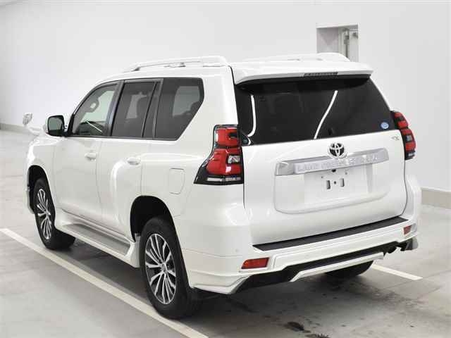 Import and buy TOYOTA LAND CRUISER PRADO 2017 from Japan to Nairobi, Kenya