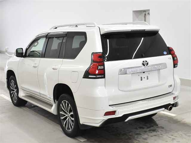 Import and buy TOYOTA LAND CRUISER PRADO 2017 from Japan to Nairobi, Kenya