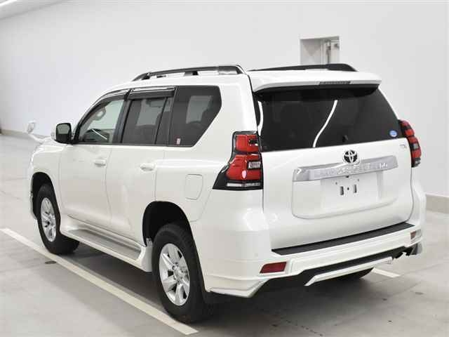 Import and buy TOYOTA LAND CRUISER PRADO 2017 from Japan to Nairobi, Kenya