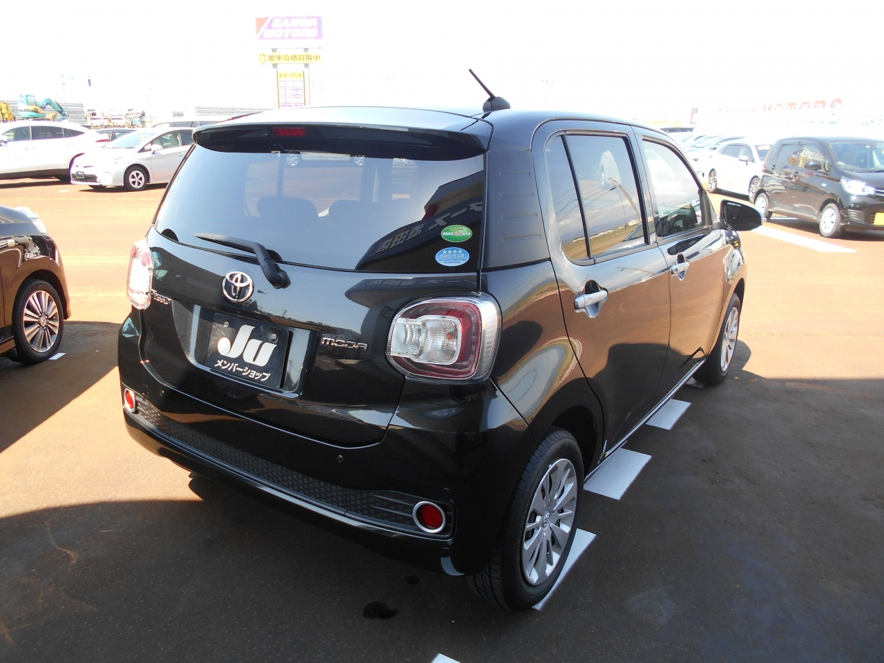 Import and buy TOYOTA PASSO 2017 from Japan to Nairobi, Kenya