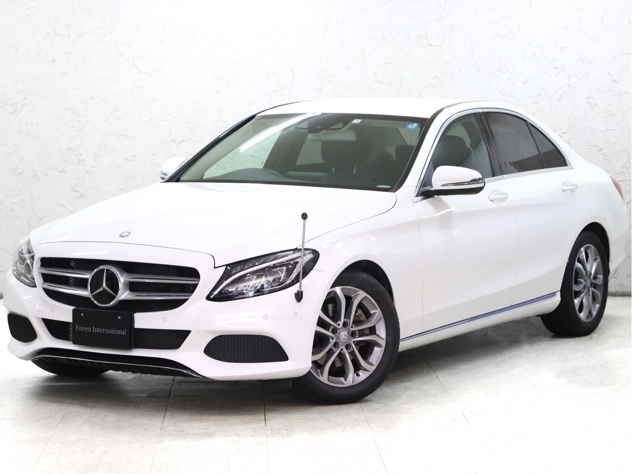 Import and buy MERCEDES BENZ C CLASS 2017 from Japan to Nairobi, Kenya