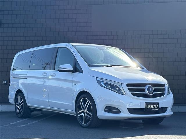 Import and buy MERCEDES BENZ V CLASS 2017 from Japan to Nairobi, Kenya