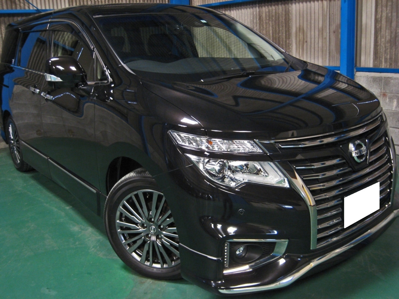 Import and buy NISSAN ELGRAND 2018 from Japan to Nairobi, Kenya