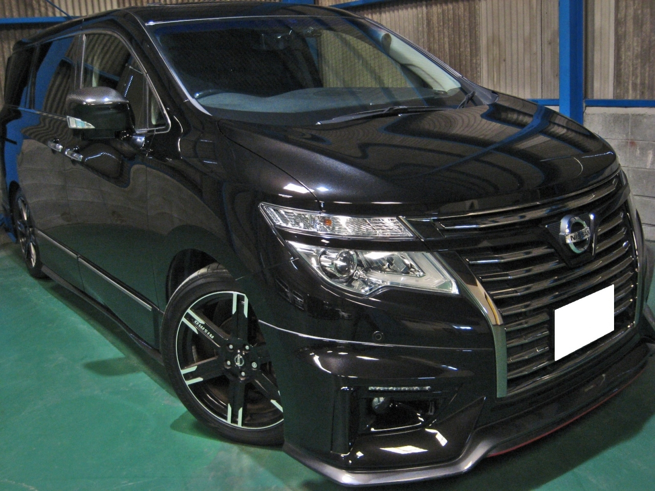 Import and buy NISSAN ELGRAND 2017 from Japan to Nairobi, Kenya