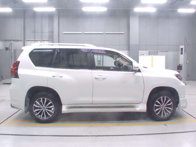 Import and buy TOYOTA LAND CRUISER PRADO 2020 from Japan to Nairobi, Kenya