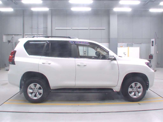 Import and buy TOYOTA LAND CRUISER PRADO 2020 from Japan to Nairobi, Kenya