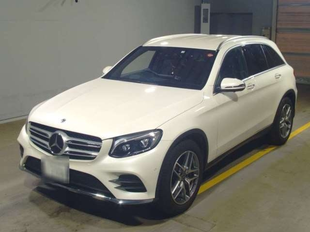 Import and buy MERCEDES BENZ GLC CLASS 2018 from Japan to Nairobi, Kenya