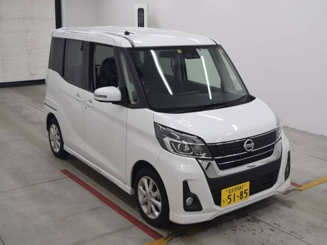 Import and buy NISSAN DAYZ ROOX 2017 from Japan to Nairobi, Kenya