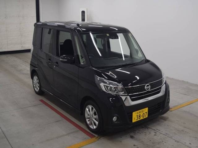 Import and buy NISSAN DAYZ ROOX 2017 from Japan to Nairobi, Kenya