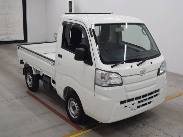 Import and buy DAIHATSU HIJET TRUCK 2018 from Japan to Nairobi, Kenya