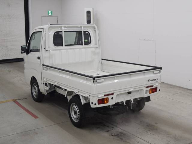 Import and buy DAIHATSU HIJET TRUCK 2018 from Japan to Nairobi, Kenya