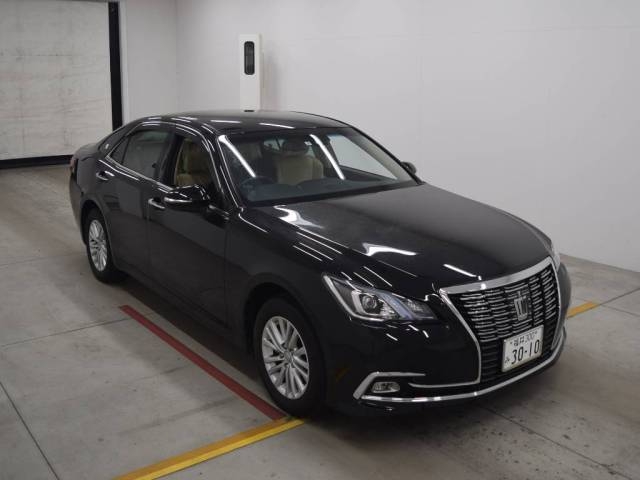 Import and buy TOYOTA CROWN 2017 from Japan to Nairobi, Kenya