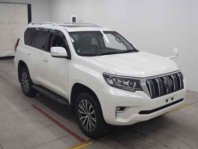 Import and buy TOYOTA LAND CRUISER PRADO 2017 from Japan to Nairobi, Kenya