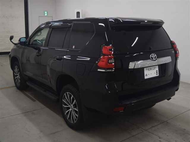 Import and buy TOYOTA LAND CRUISER PRADO 2017 from Japan to Nairobi, Kenya