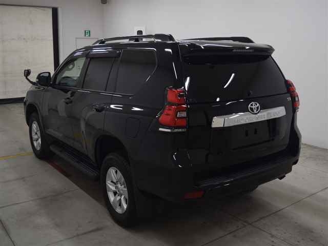 Import and buy TOYOTA LAND CRUISER PRADO 2017 from Japan to Nairobi, Kenya