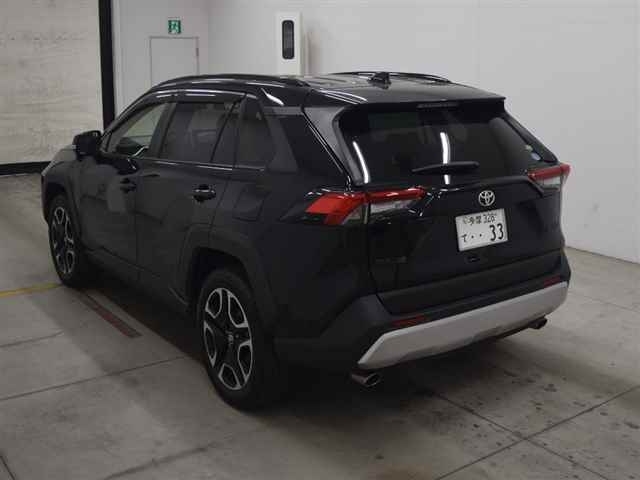 Import and buy TOYOTA RAV4 2019 from Japan to Nairobi, Kenya