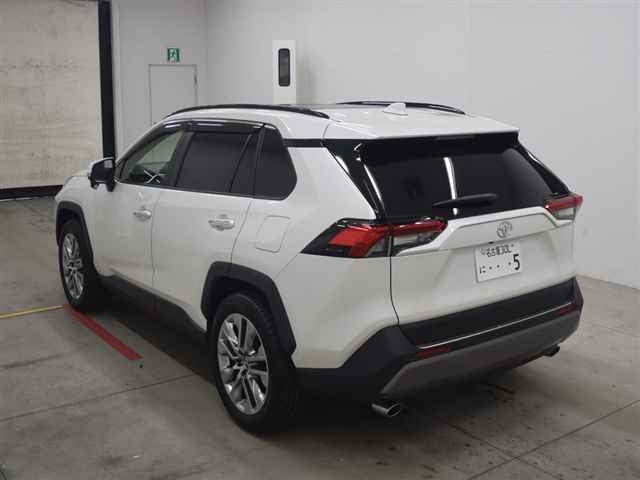 Import and buy TOYOTA RAV4 2019 from Japan to Nairobi, Kenya