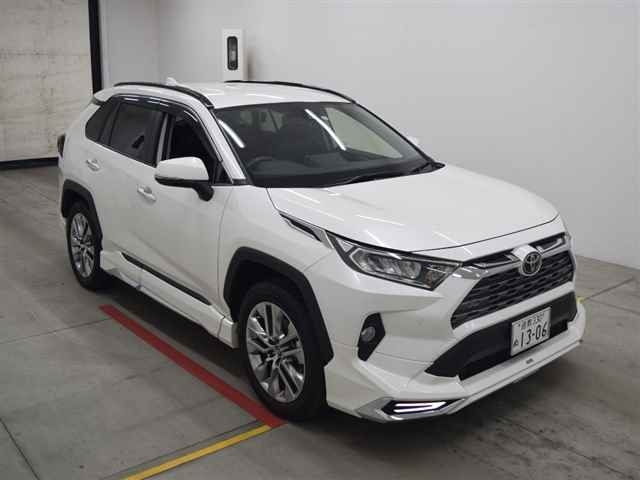 Import and buy TOYOTA RAV4 2019 from Japan to Nairobi, Kenya