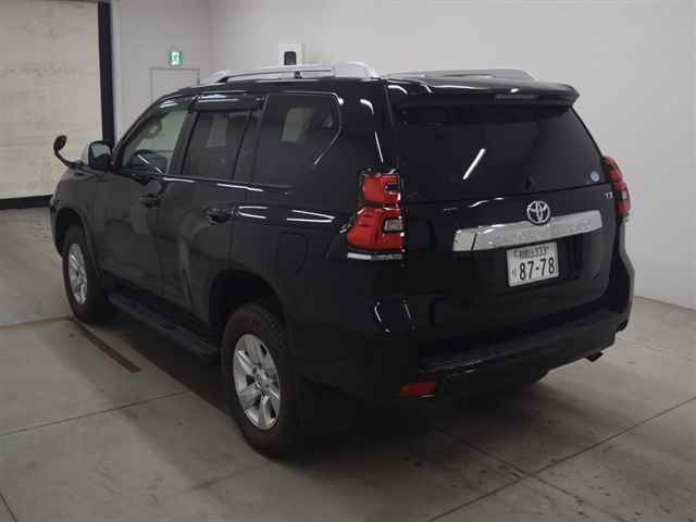 Import and buy TOYOTA LAND CRUISER PRADO 2018 from Japan to Nairobi, Kenya