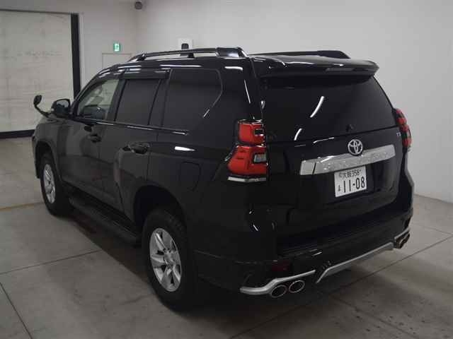 Import and buy TOYOTA LAND CRUISER PRADO 2019 from Japan to Nairobi, Kenya