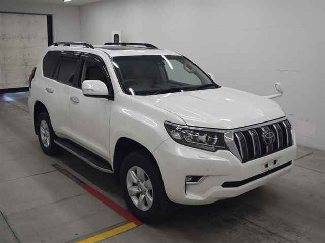 Import and buy TOYOTA LAND CRUISER PRADO 2018 from Japan to Nairobi, Kenya