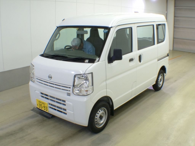 Import and buy NISSAN CLIPPER VAN 2018 from Japan to Nairobi, Kenya