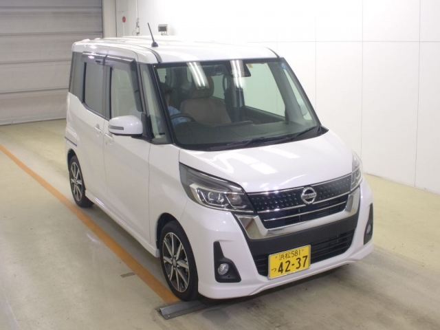 Import and buy NISSAN DAYZ ROOX 2018 from Japan to Nairobi, Kenya