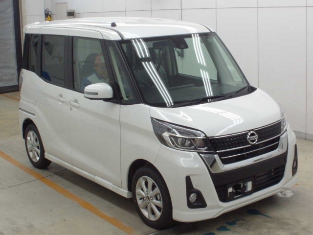 Import and buy NISSAN DAYZ ROOX 2018 from Japan to Nairobi, Kenya