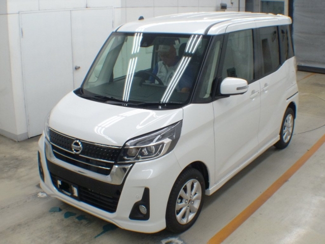 Import and buy NISSAN DAYZ ROOX 2018 from Japan to Nairobi, Kenya