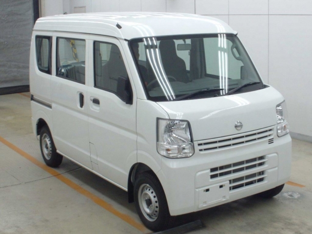 Import and buy NISSAN CLIPPER VAN 2018 from Japan to Nairobi, Kenya