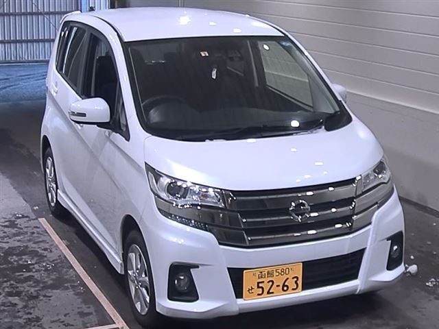 Import and buy NISSAN DAYZ 2018 from Japan to Nairobi, Kenya