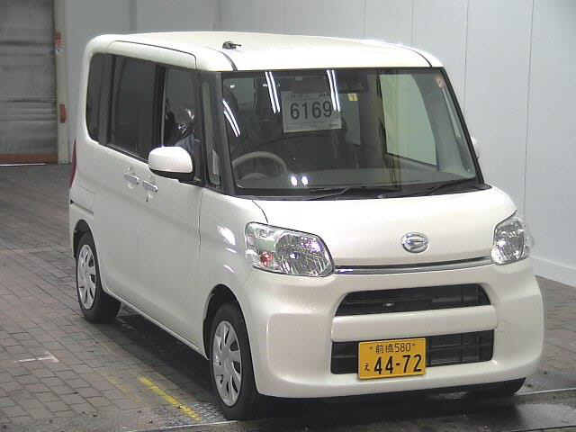 Import and buy DAIHATSU TANTO 2017 from Japan to Nairobi, Kenya