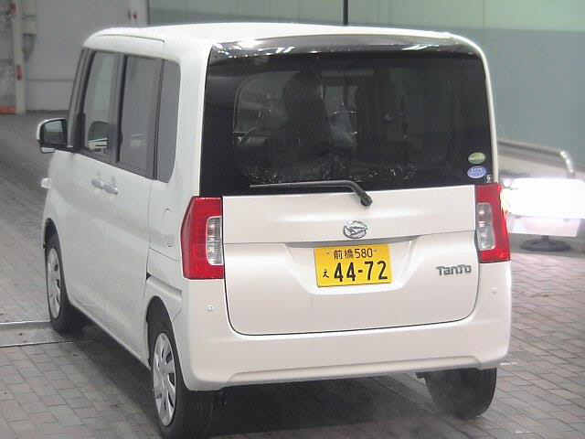 Import and buy DAIHATSU TANTO 2017 from Japan to Nairobi, Kenya