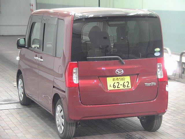 Import and buy DAIHATSU TANTO 2017 from Japan to Nairobi, Kenya