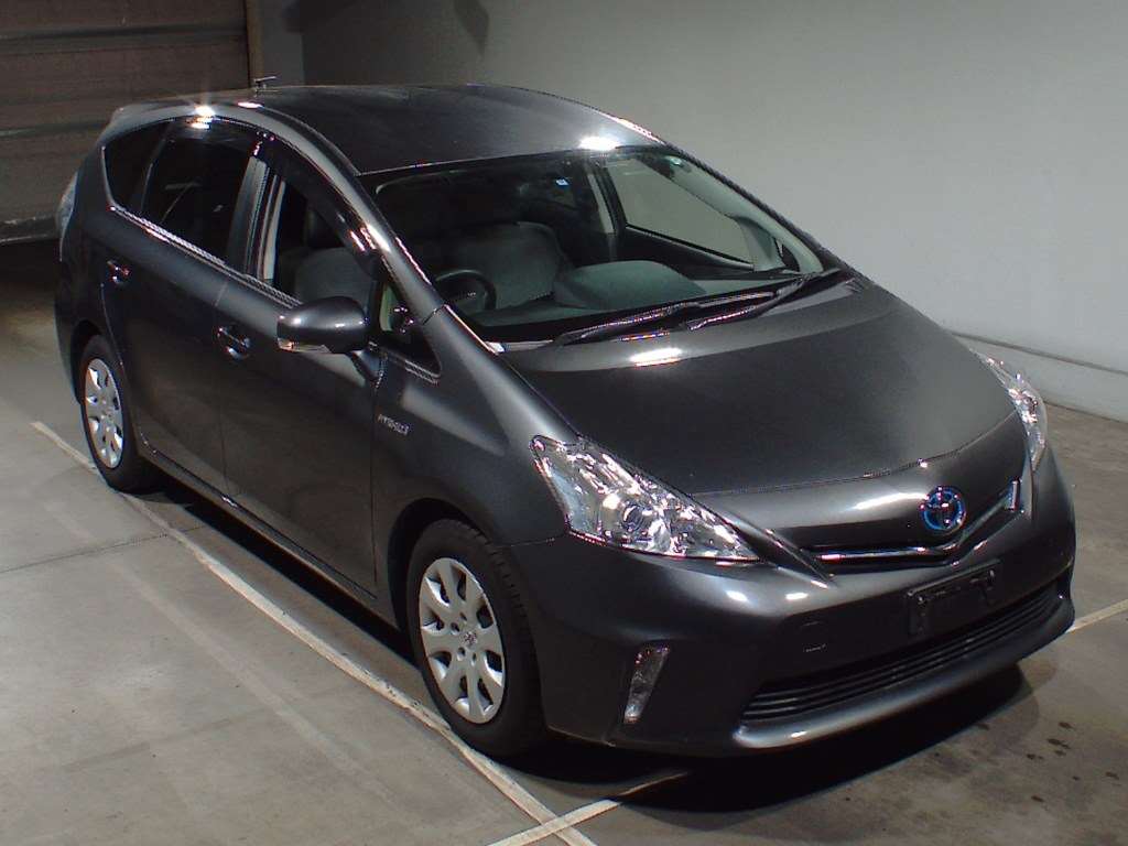 Toyota prius alpha клиренс