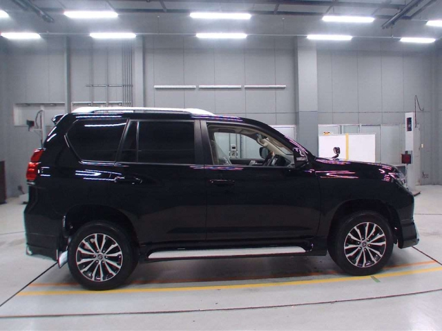 Import and buy TOYOTA LAND CRUISER PRADO 2019 from Japan to Nairobi, Kenya