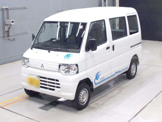 Import and buy MITSUBISHI MINICAB MIEV 2022 from Japan to Nairobi, Kenya