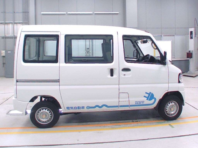 Import and buy MITSUBISHI MINICAB MIEV 2022 from Japan to Nairobi, Kenya